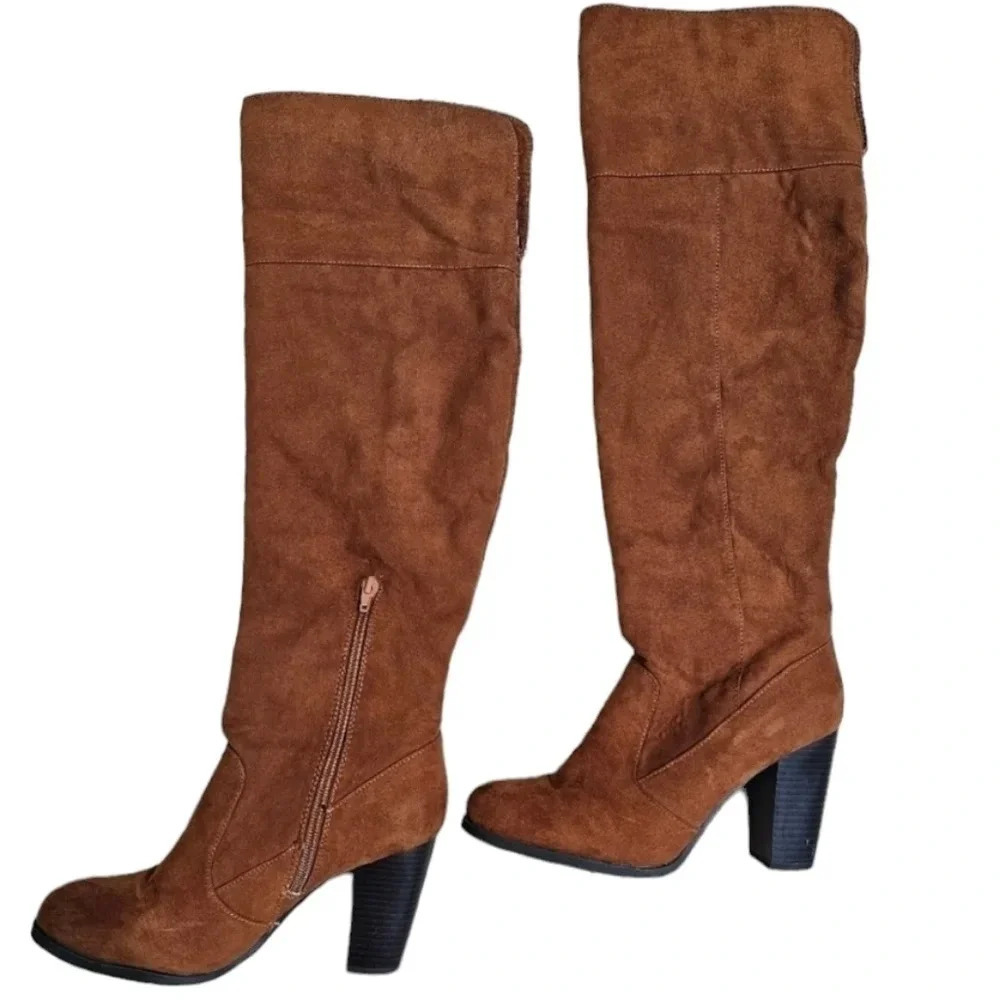 Bamboo Women’s 7 Knee High Brown Faux Suede Boots Boho Y2K Festival Heels - Picture 3 of 7